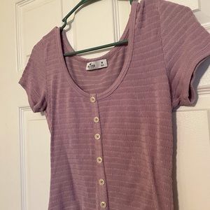 hollister slightly cropped tee